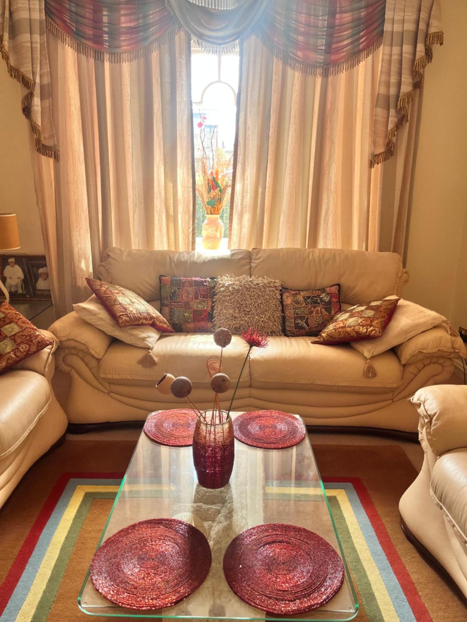 Private Room In Charming Detached House In Newington EDI Buitenkant foto