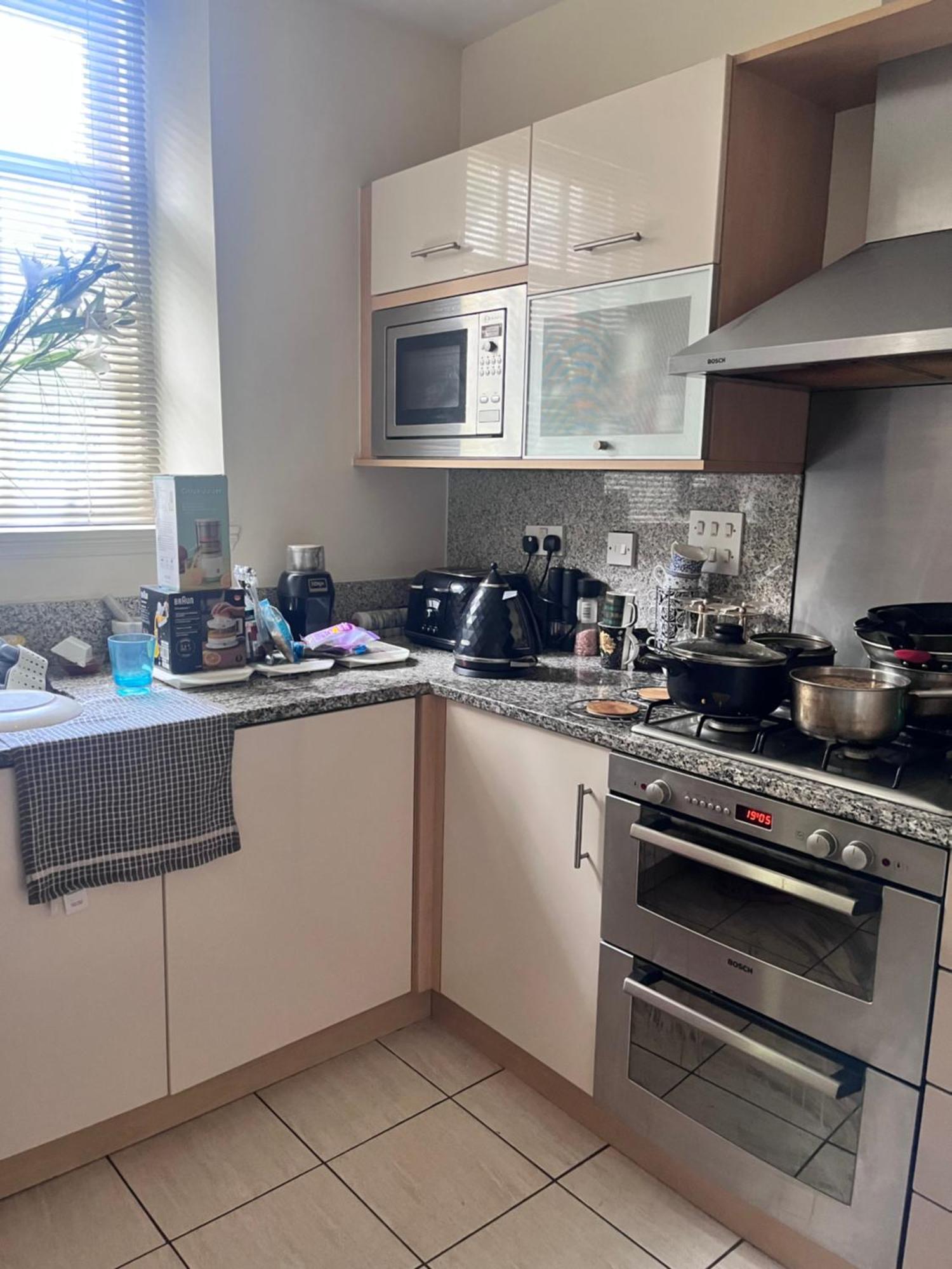 Private Room In Charming Detached House In Newington EDI Buitenkant foto